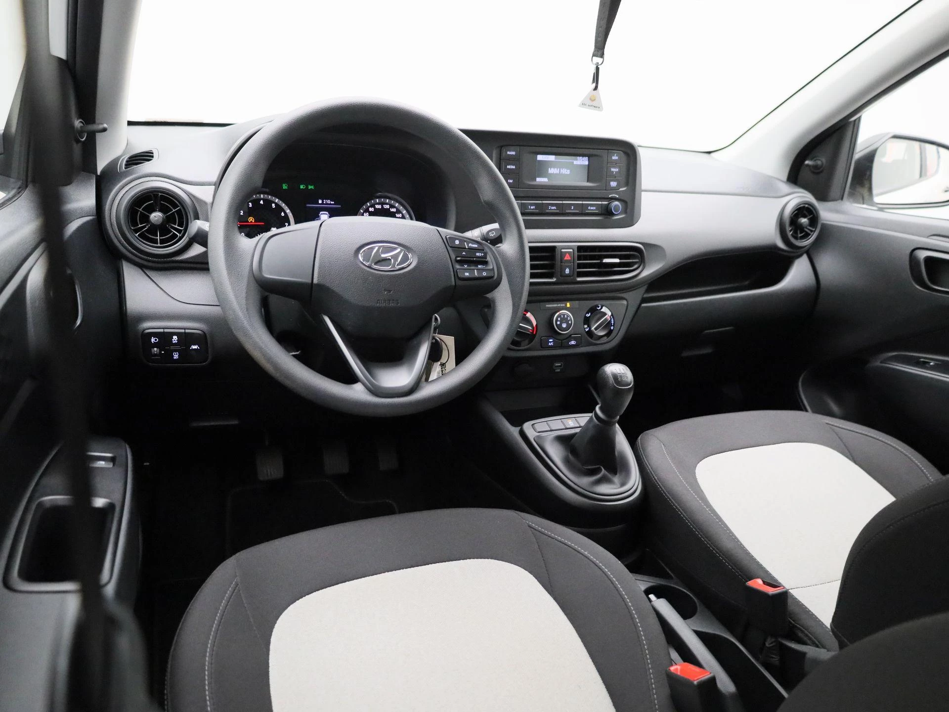 Hyundai-i10-image-6