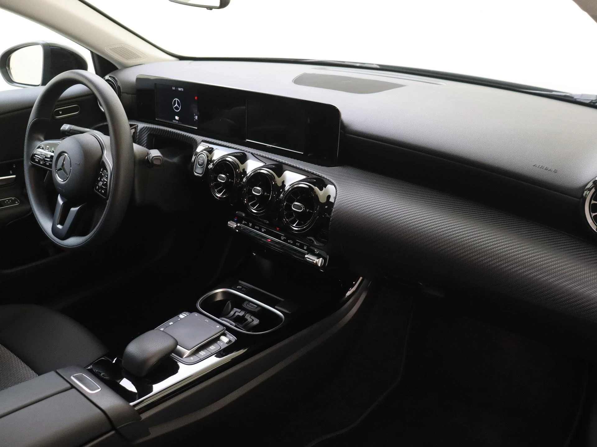 Mercedes-Benz-A-Klasse-image-4