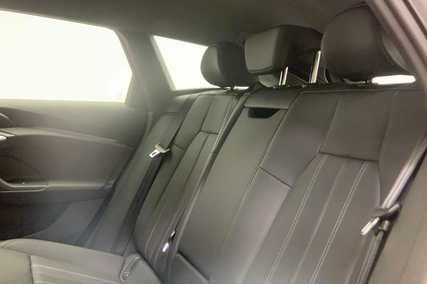 Audi-A6 Avant e-tron-image-9