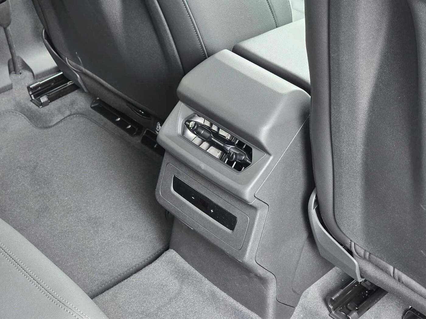 Audi-A6 Avant e-tron-image-17