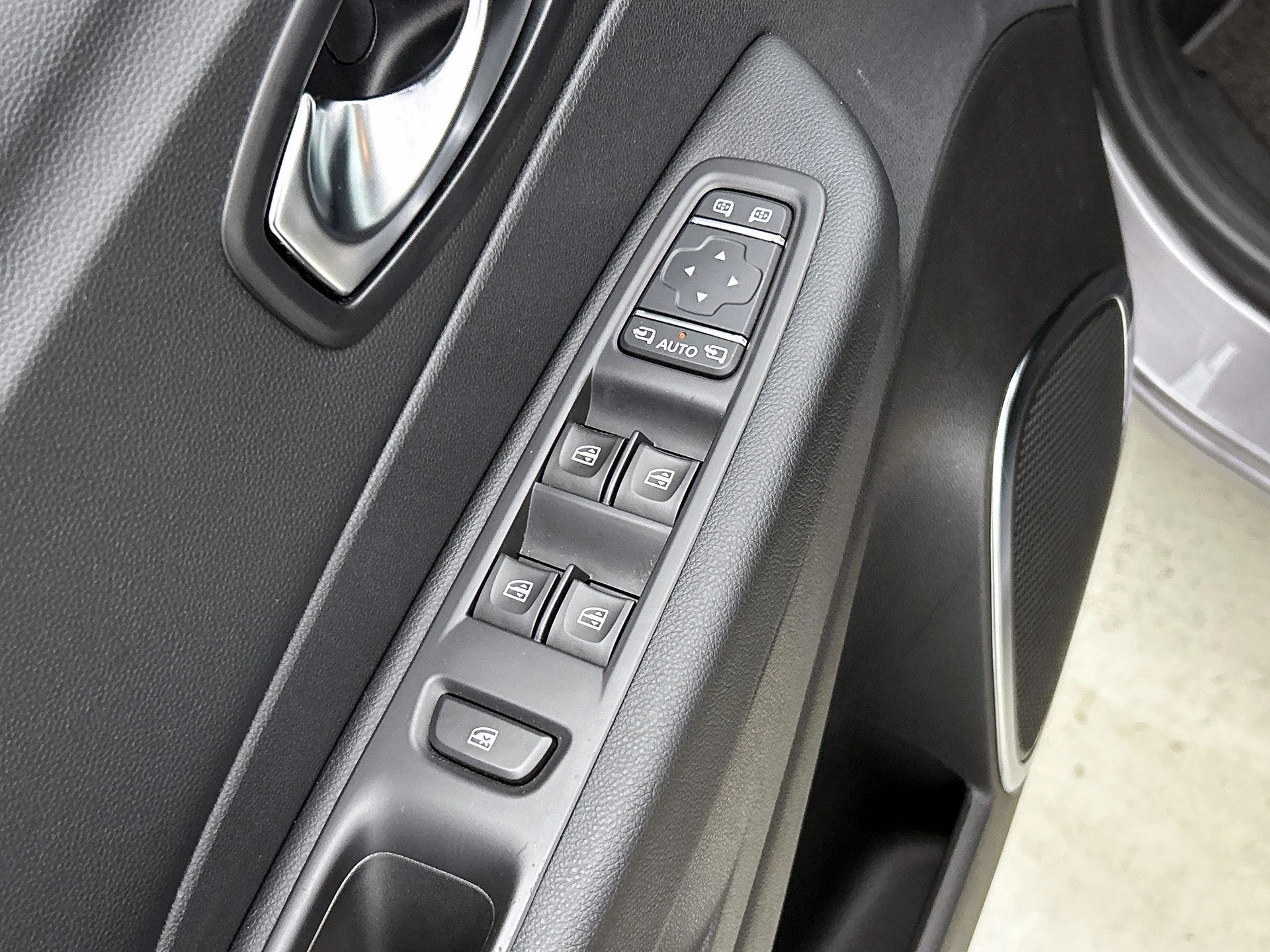 Renault-Captur-image-21