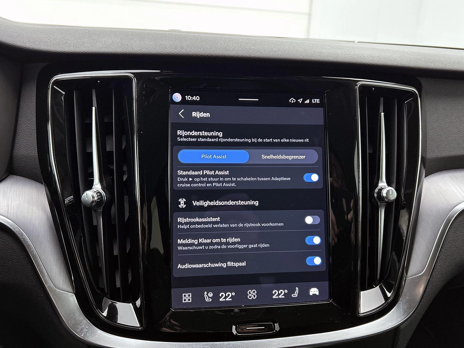 Volvo-V60-image-13