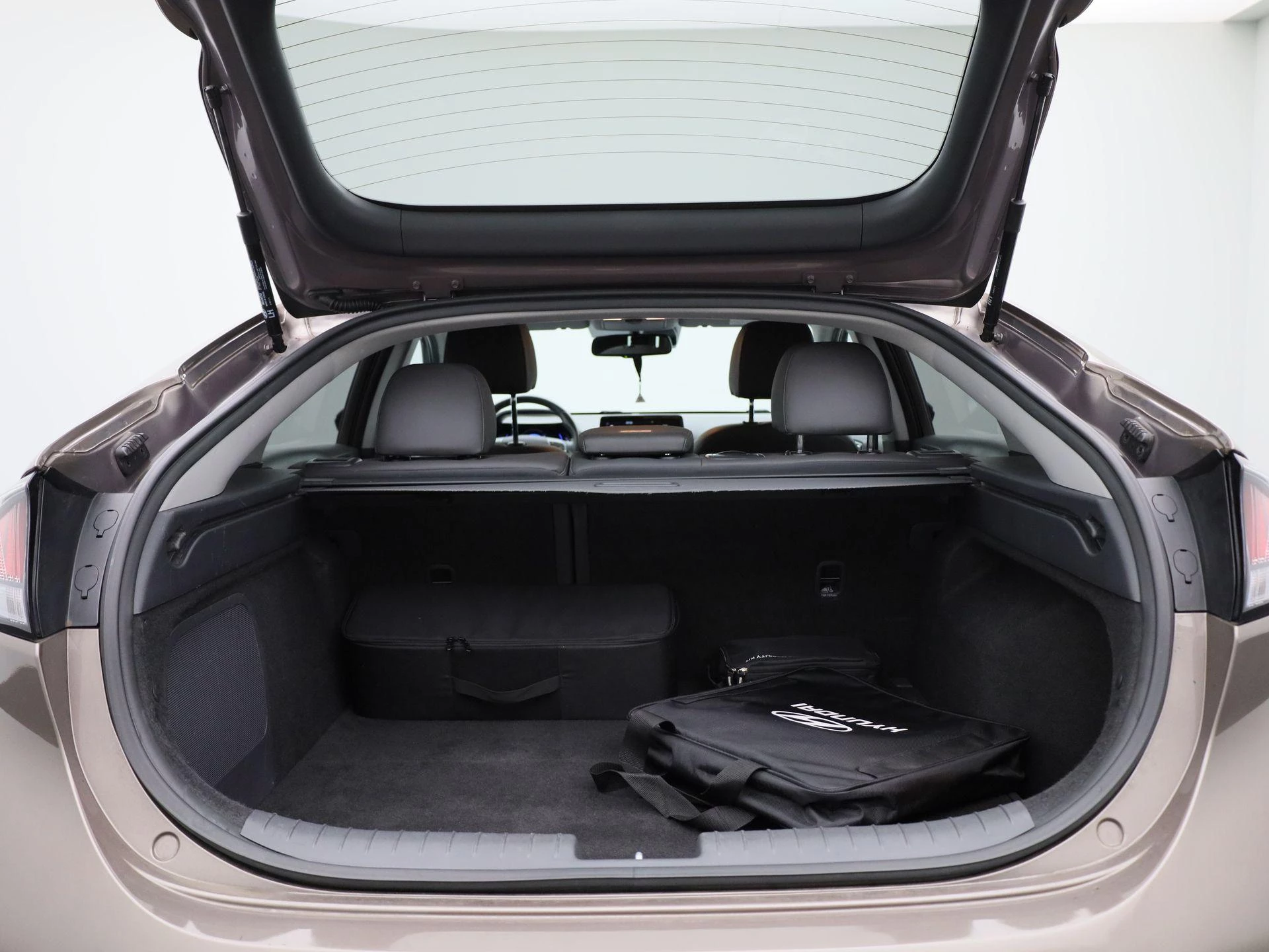 Hyundai-IONIQ-image-14