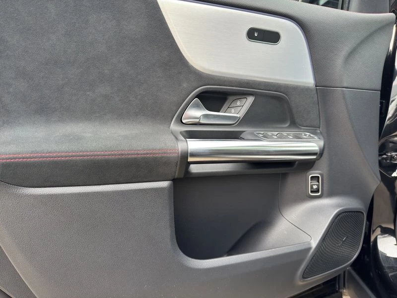 Mercedes-Benz GLA 250 4M AMG PANO AHK TOTWINKEL KAMERA SPUR AMG LineH247 GLA 250 4M AMG PANO AHK TOTWINKEL KAMERA SPUR AMG Line