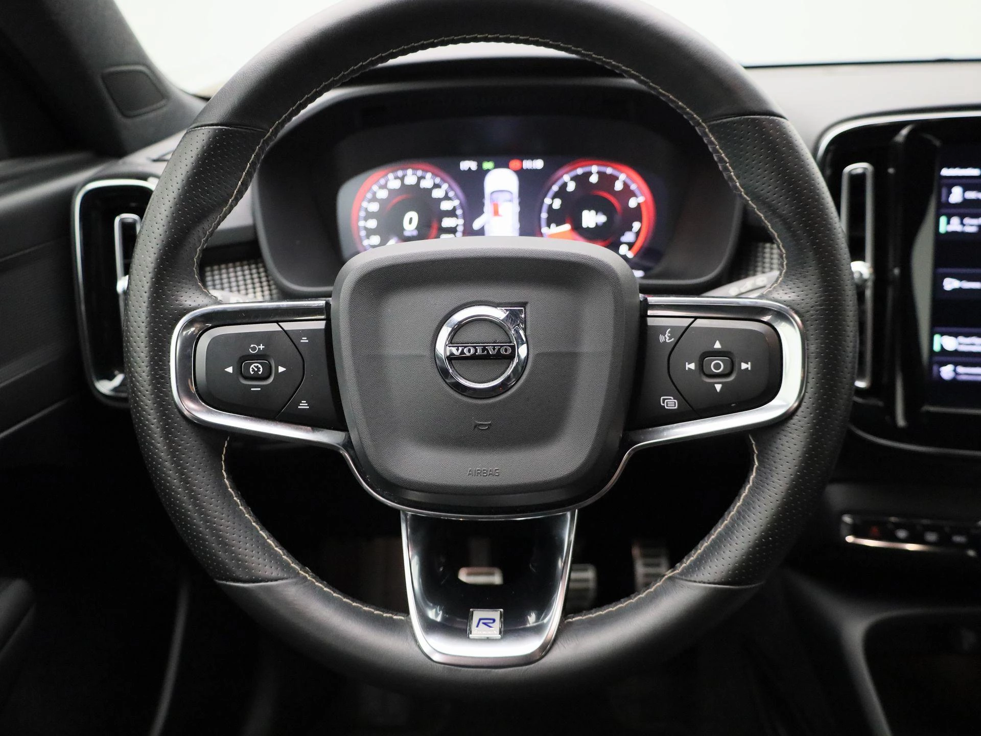 Volvo-XC40-image-6