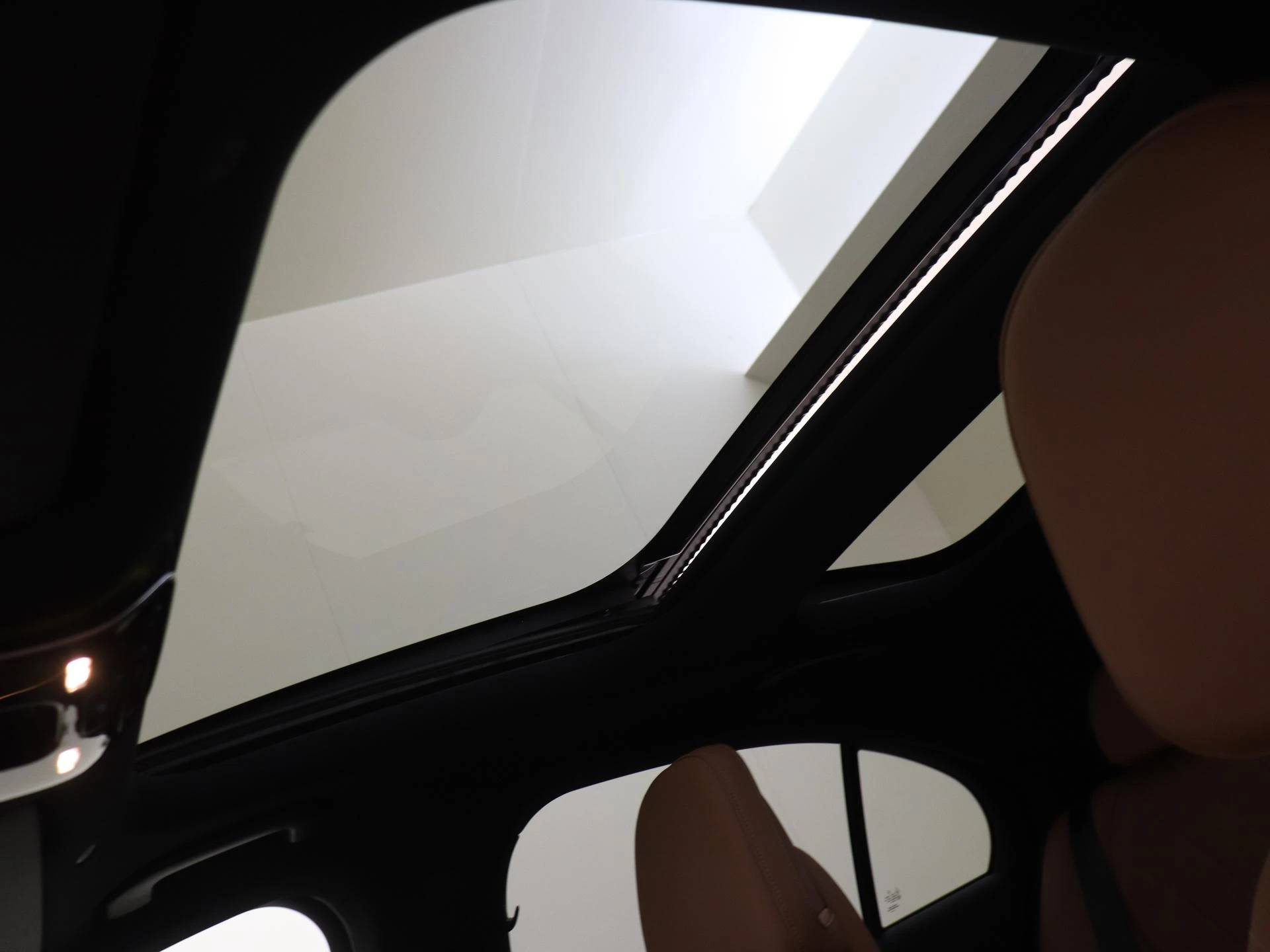 Mercedes-Benz-E-Klasse-image-26