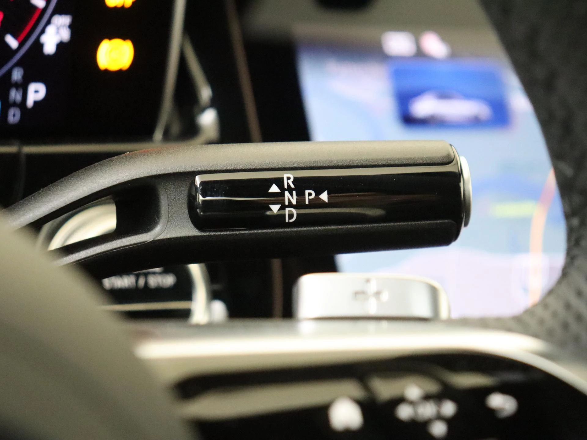 Mercedes-Benz-E-Klasse-image-16