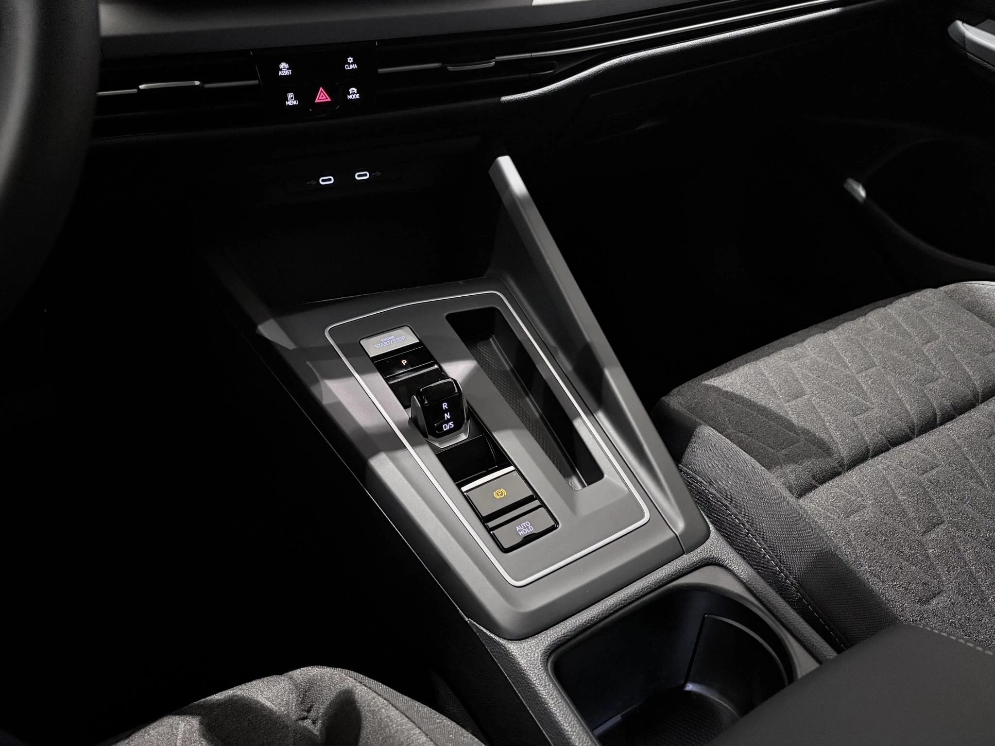 Volkswagen-Golf-image-29