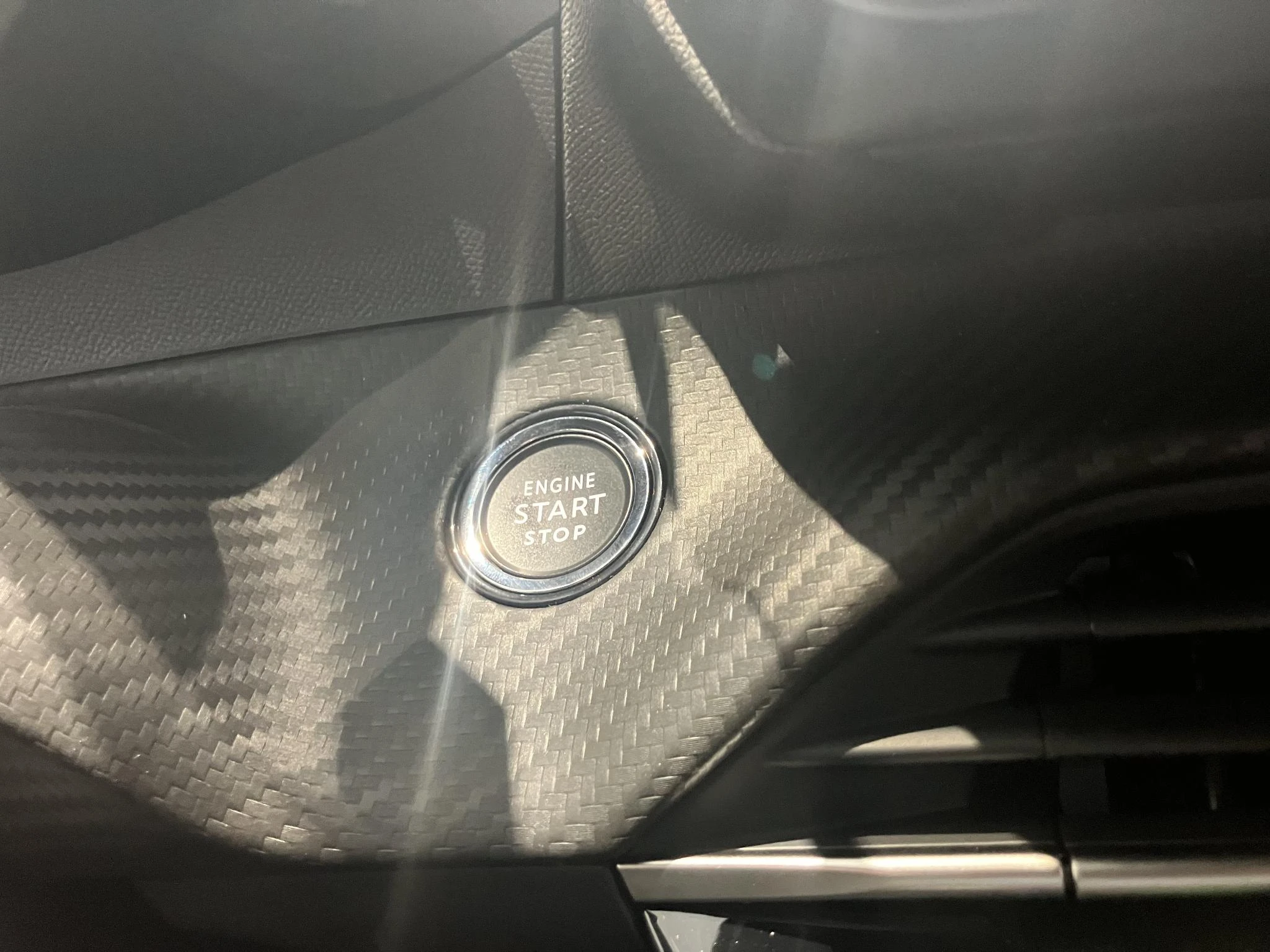 Peugeot-2008-image-25