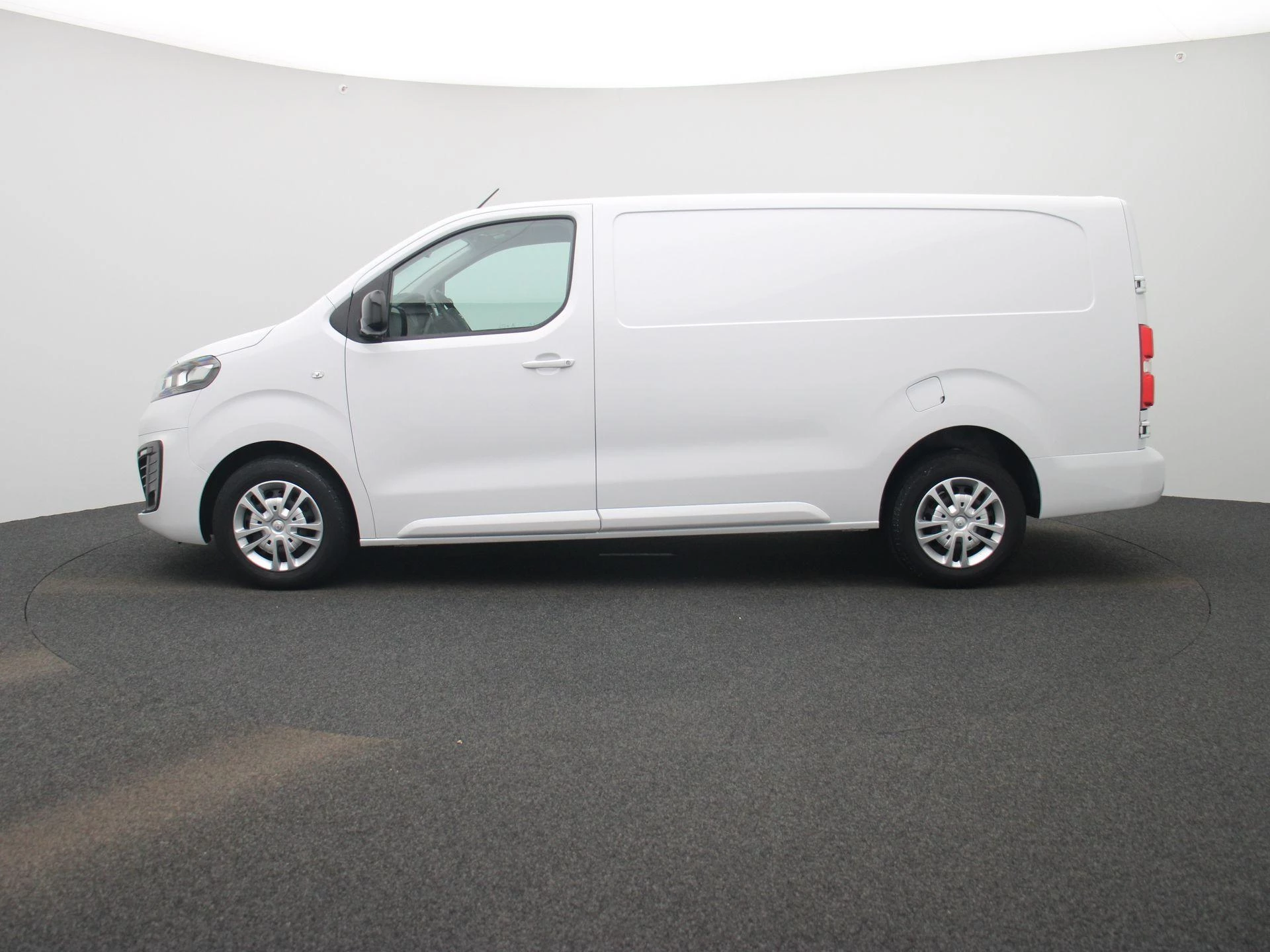 Opel Vivaro 2.0 Turbo 106kW L3H1