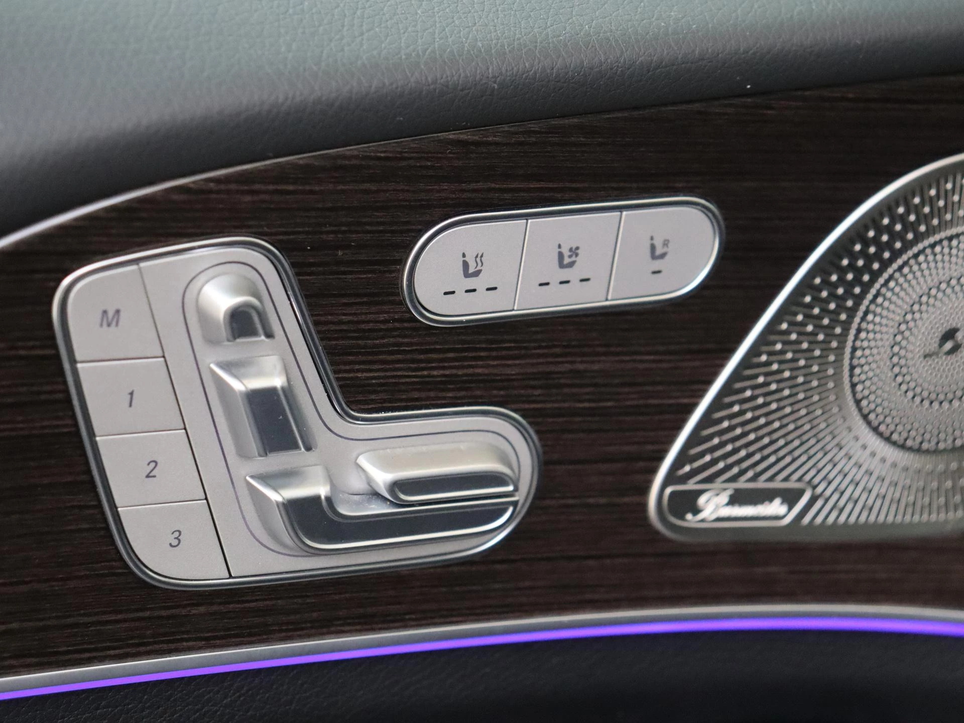 Mercedes-Benz-GLS-image-32