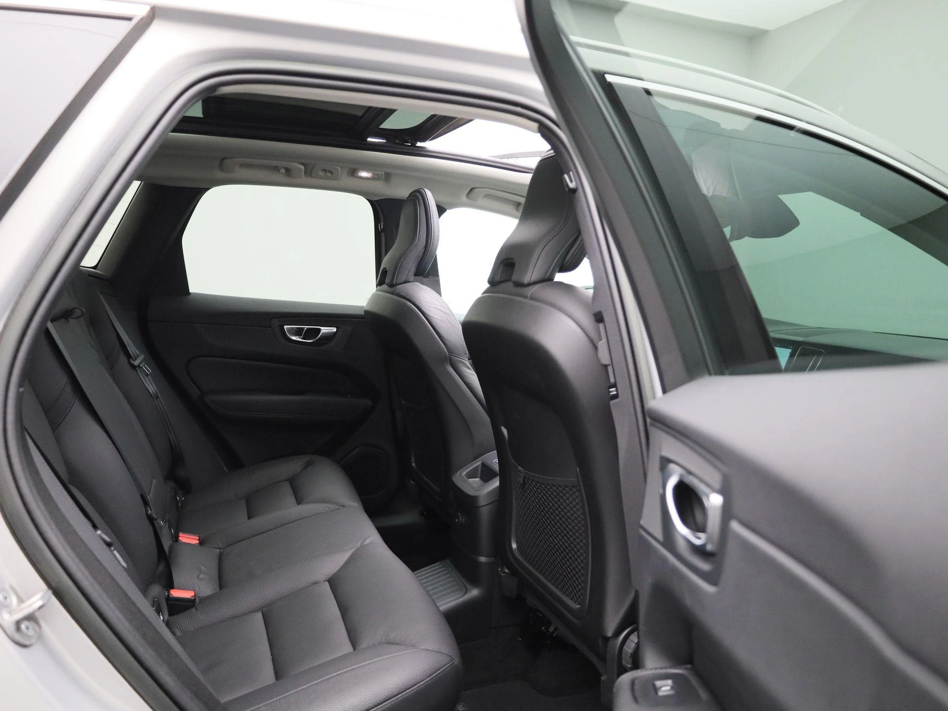 Volvo-XC60-image-40