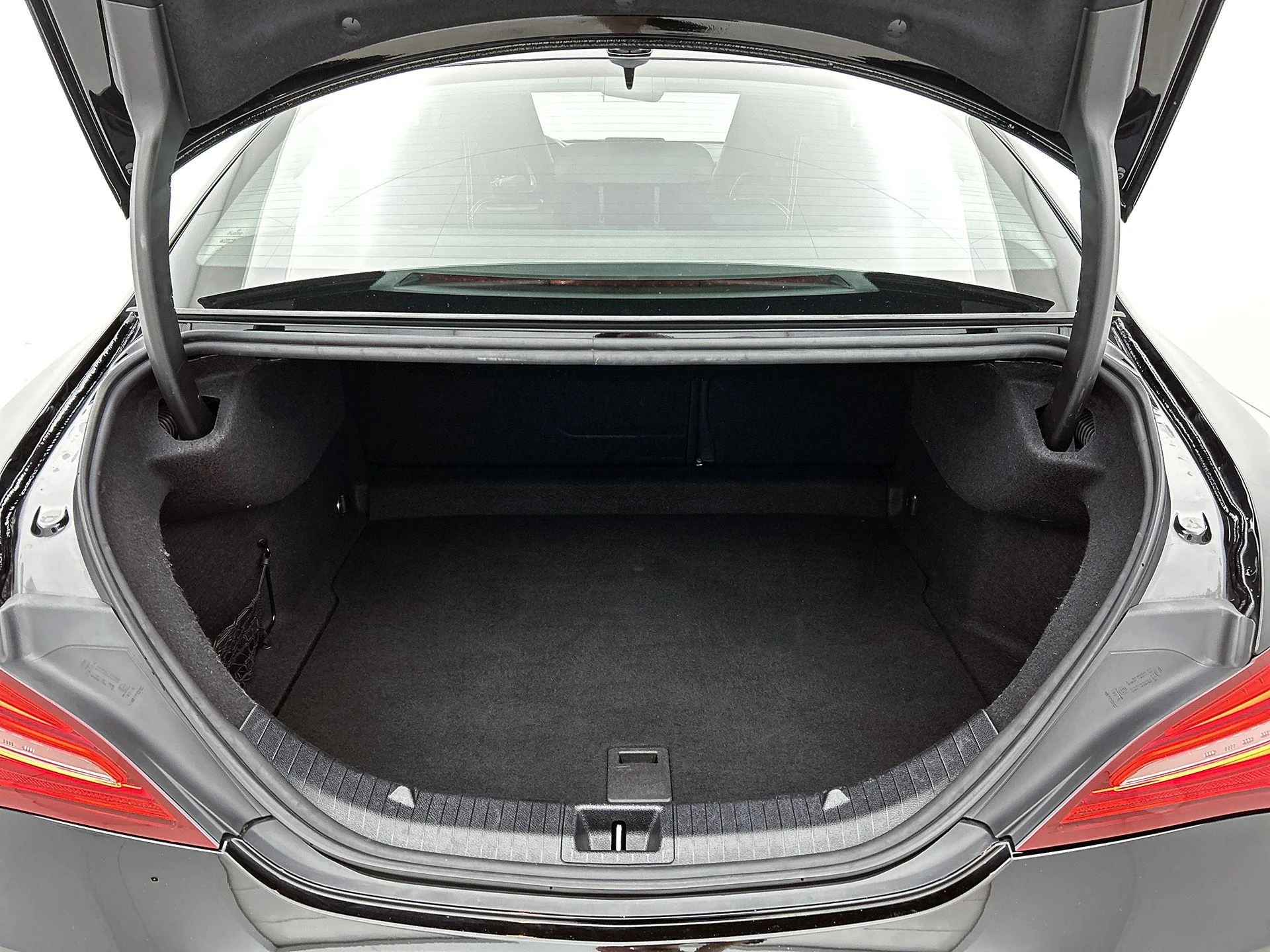 Mercedes-Benz CLA 180 Business Solution AMG Upgrade Edition