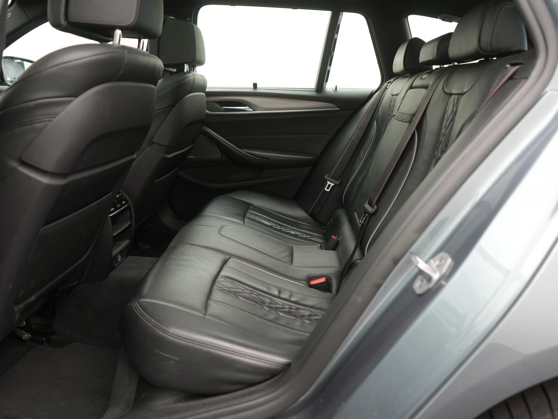 BMW-5 Serie-image-10