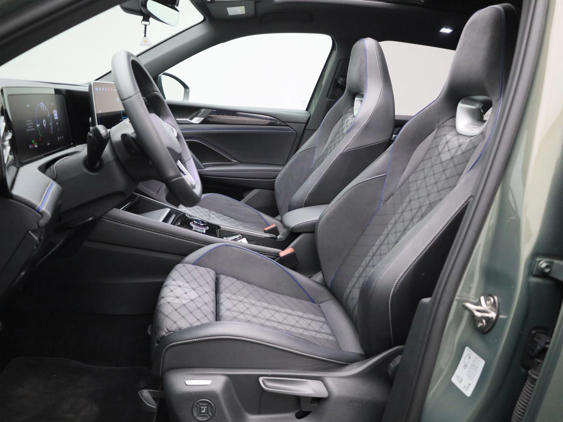 Volkswagen-Tiguan-image-7