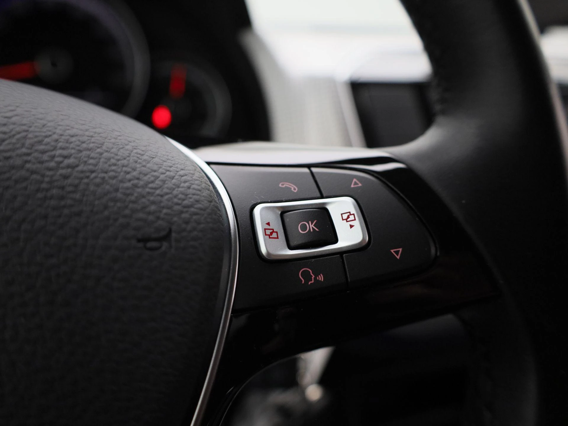 Volkswagen-e-up!-image-18