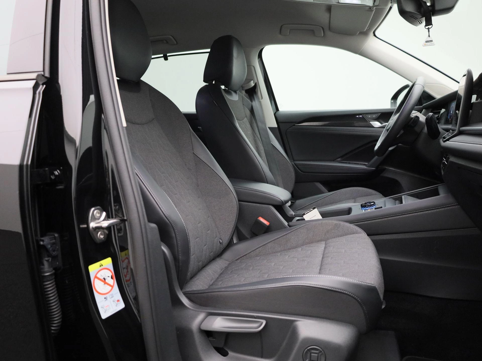 Volkswagen-Tayron-image-33