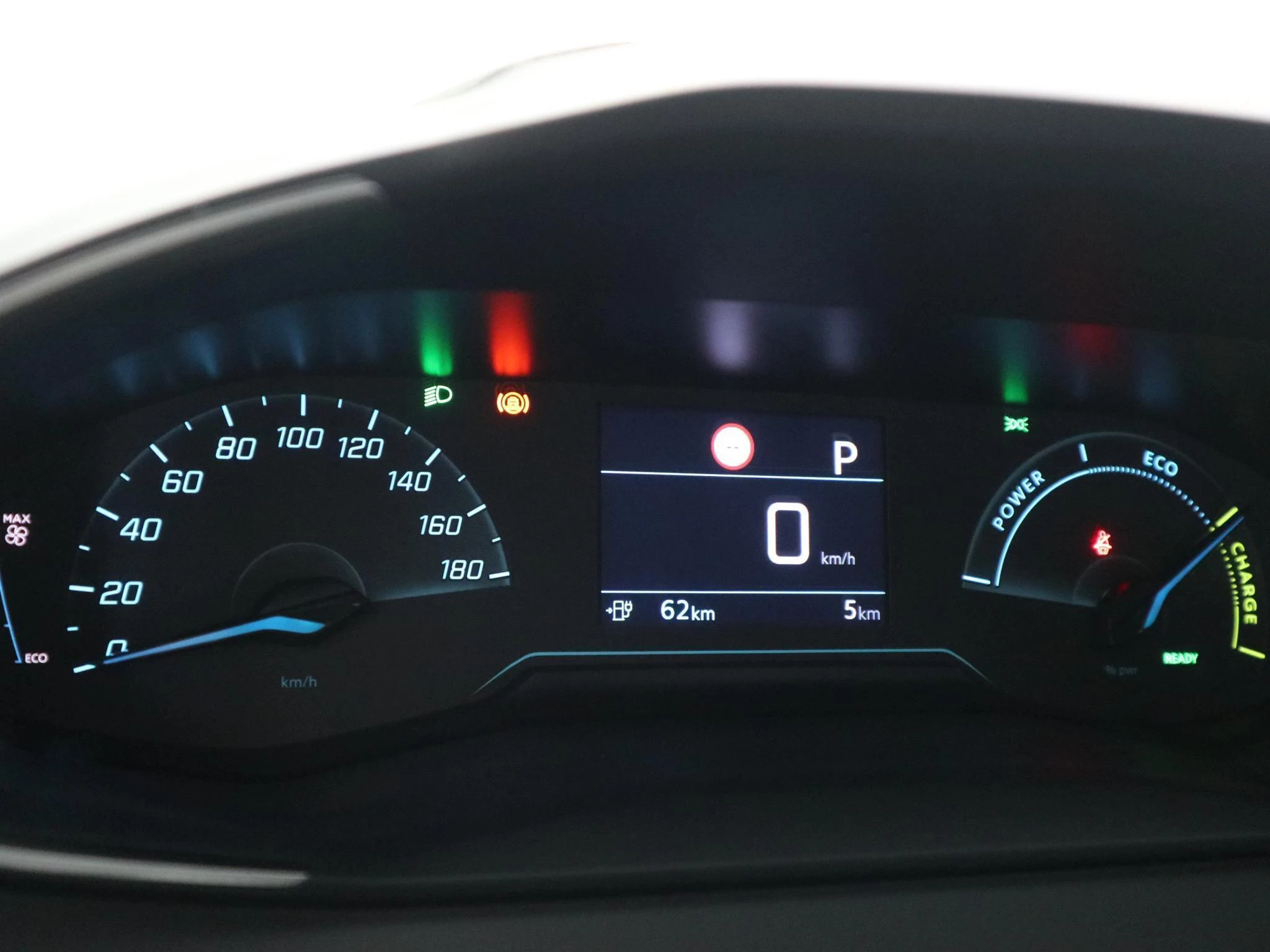 Peugeot-e-208-image-8