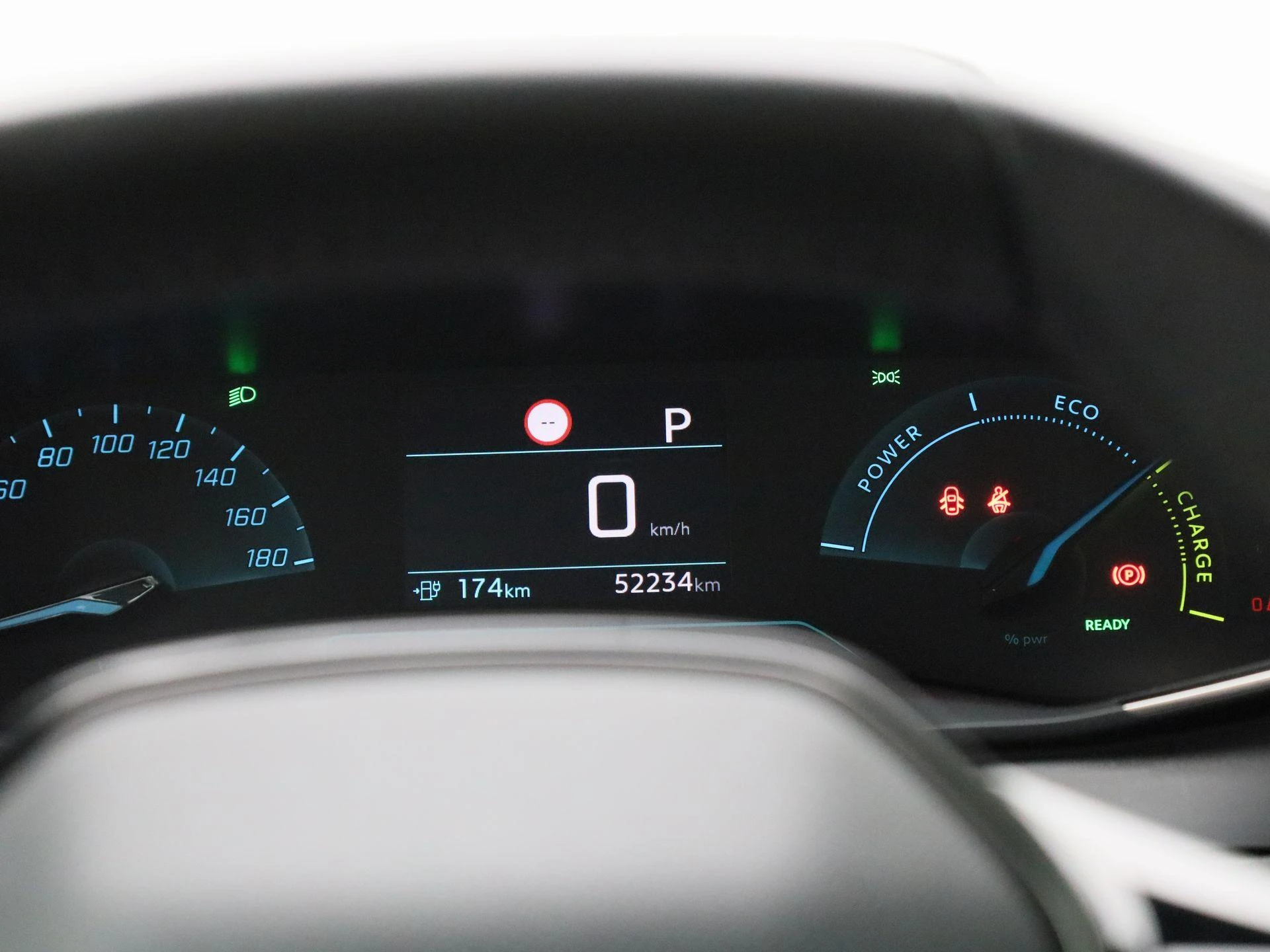 Peugeot-e-208-image-7