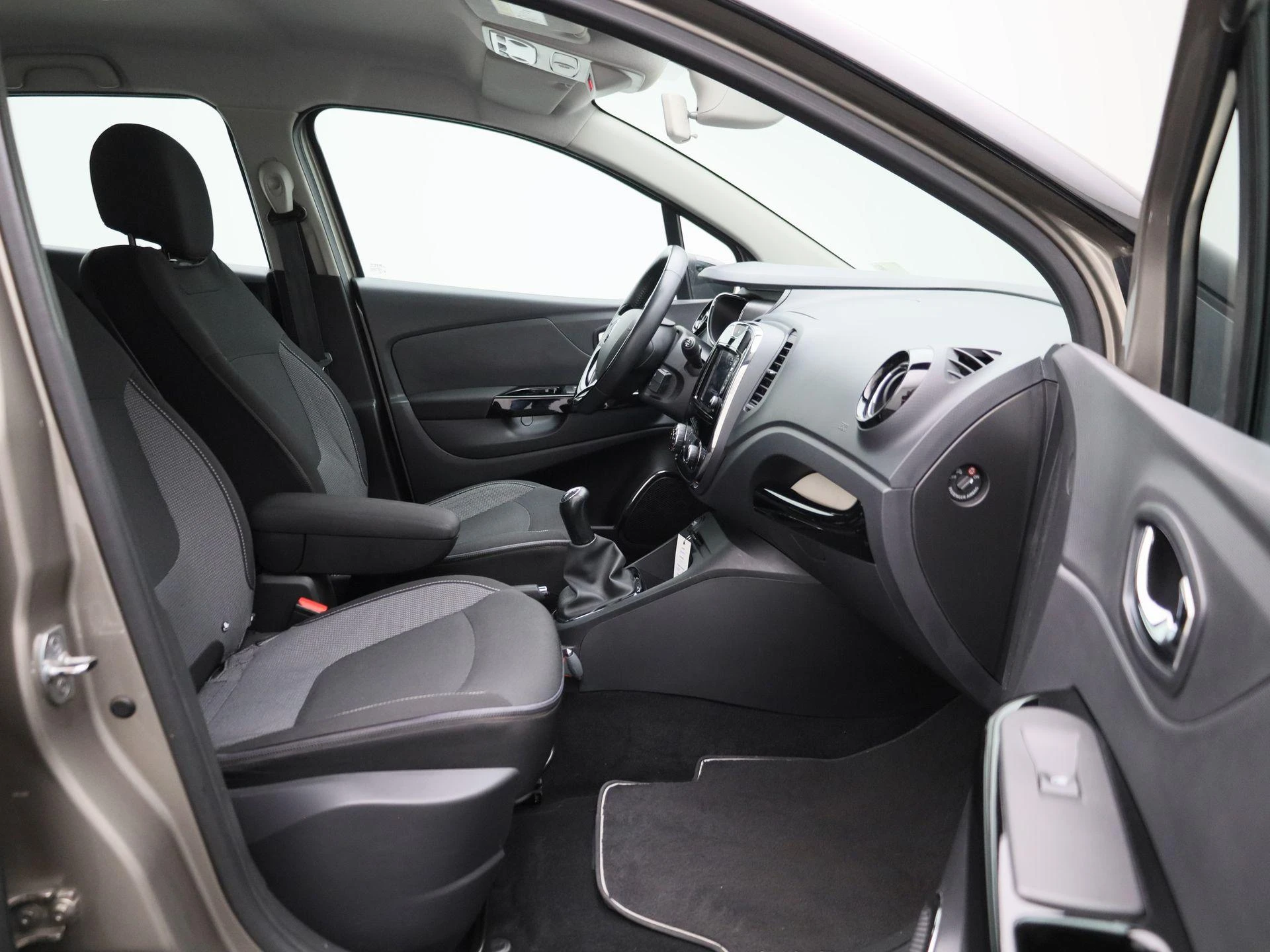 Renault-Captur-image-32