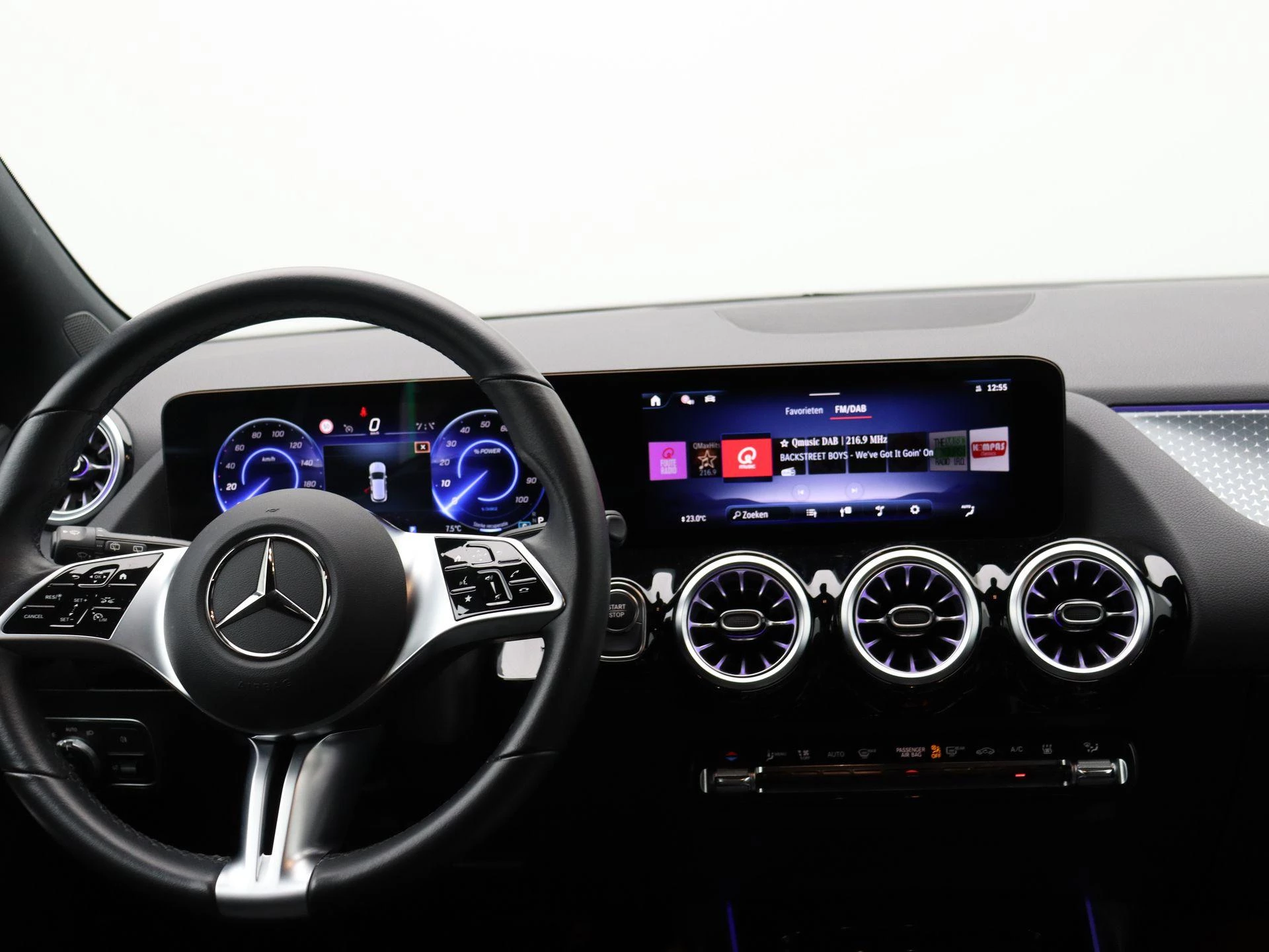 Mercedes-Benz EQA 250+ Business Line + CARPLAY + LED + CAMERA +