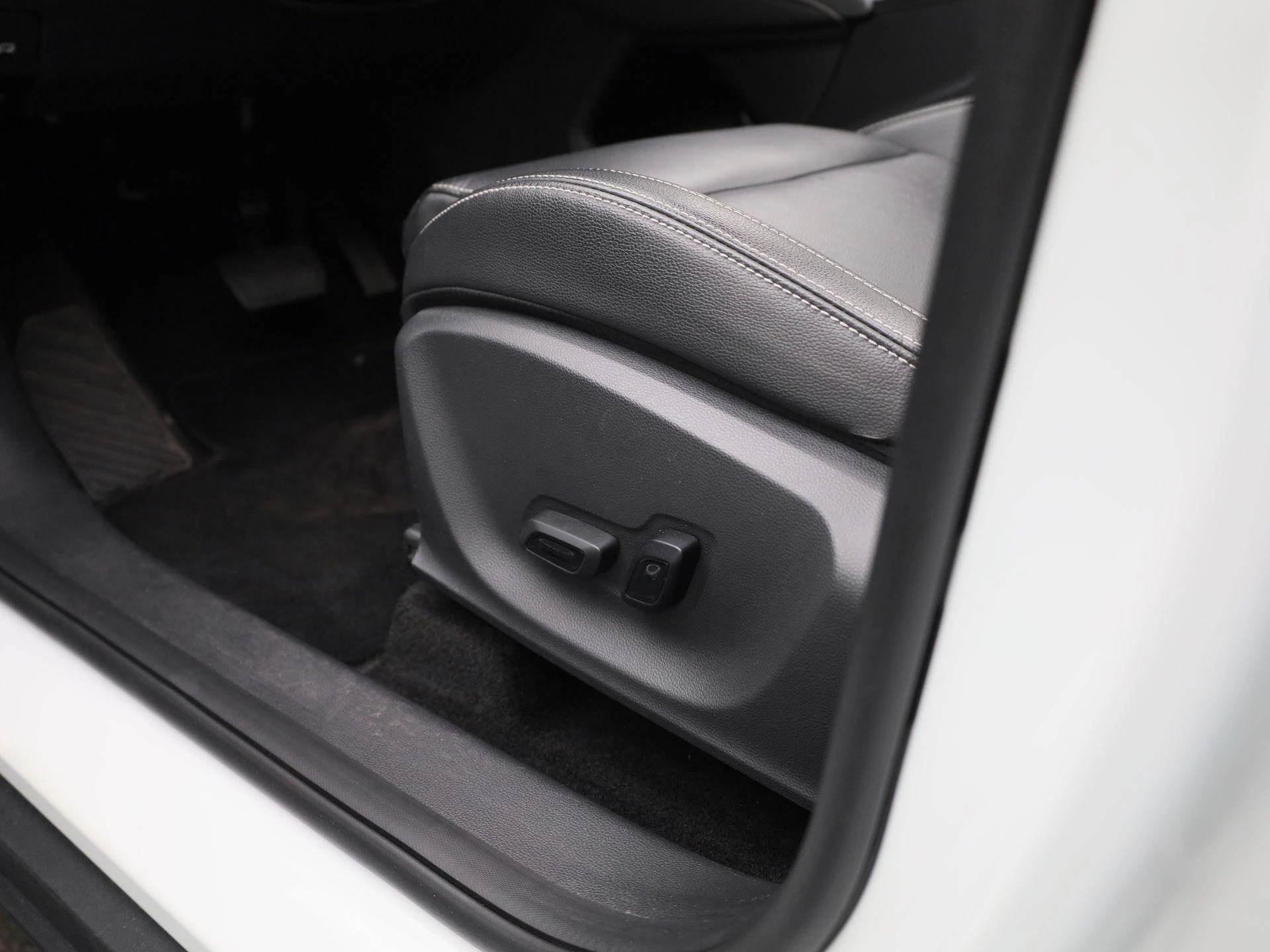 MG-ZS EV-image-31