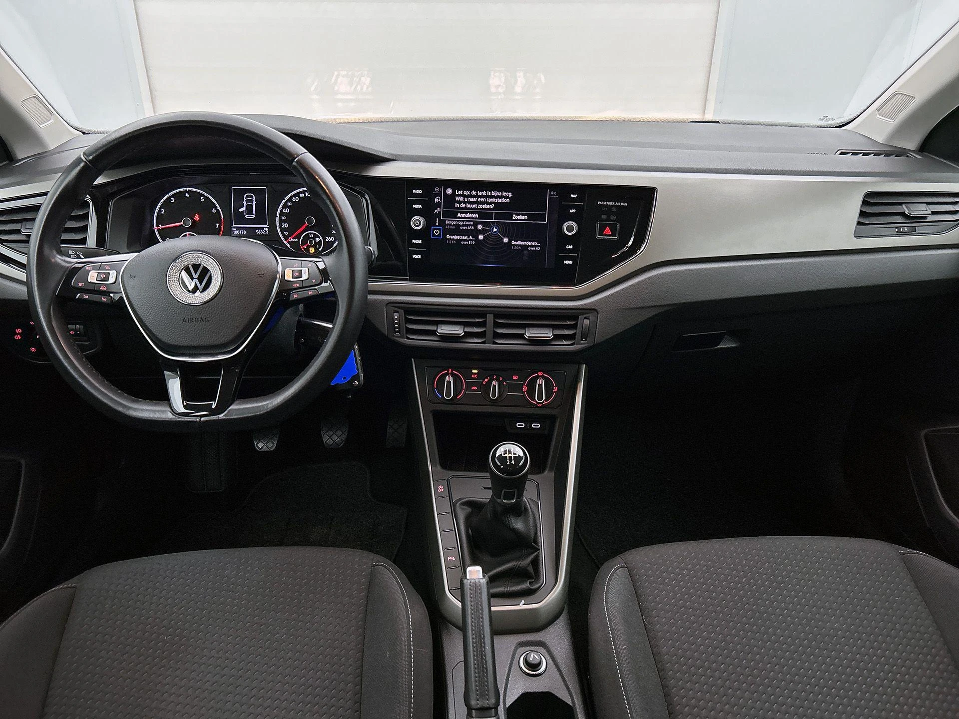 Volkswagen-Polo-image-20