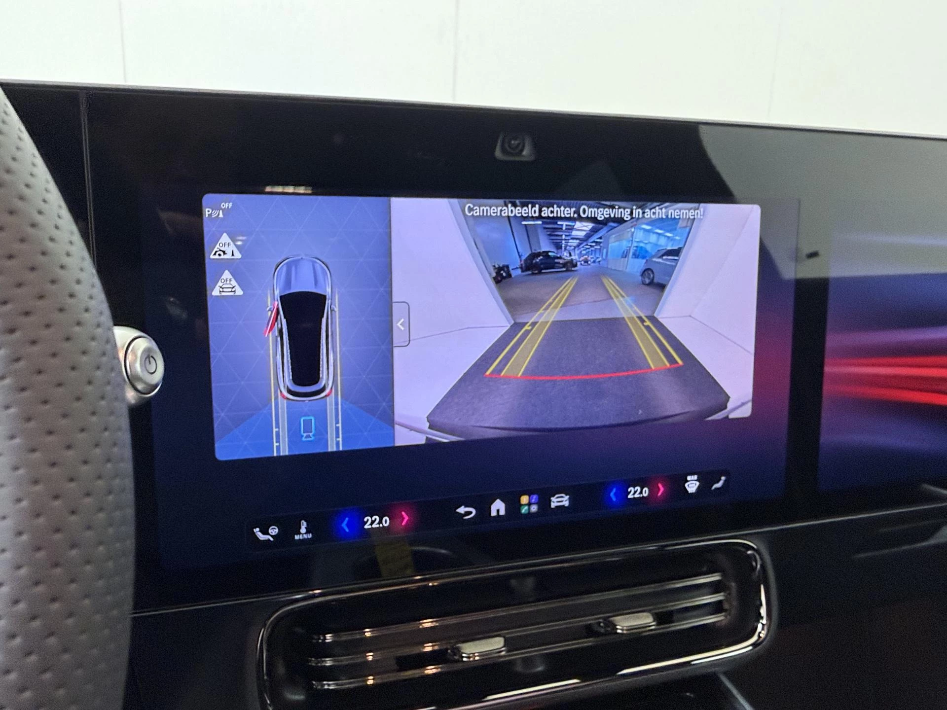 Mercedes-Benz-CLA-image-18