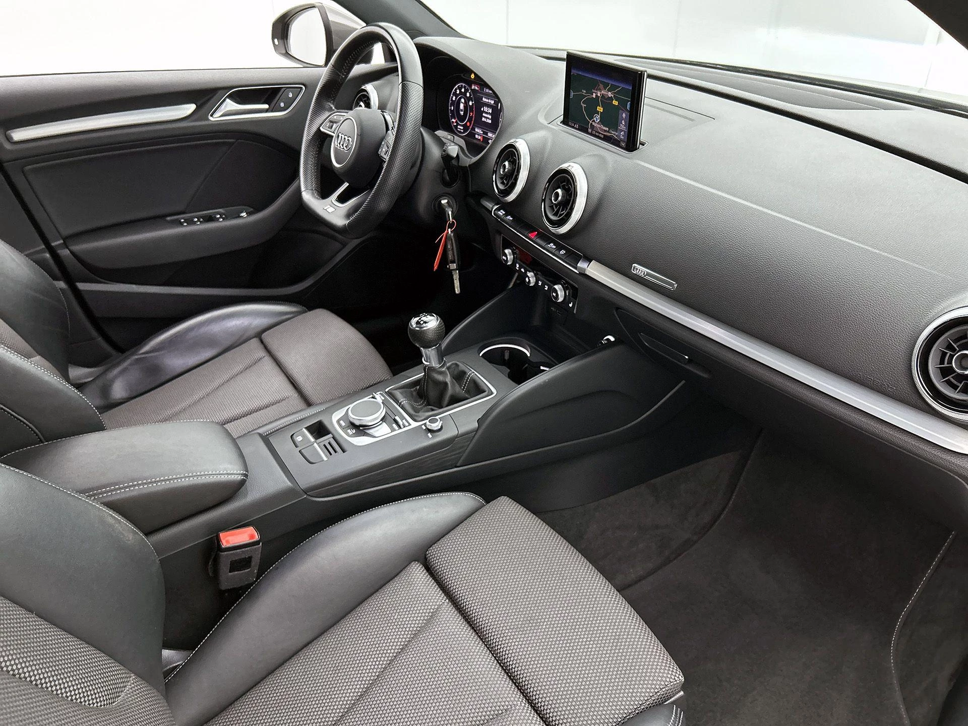 Audi A3 Limousine 30 TFSI Advance Sport