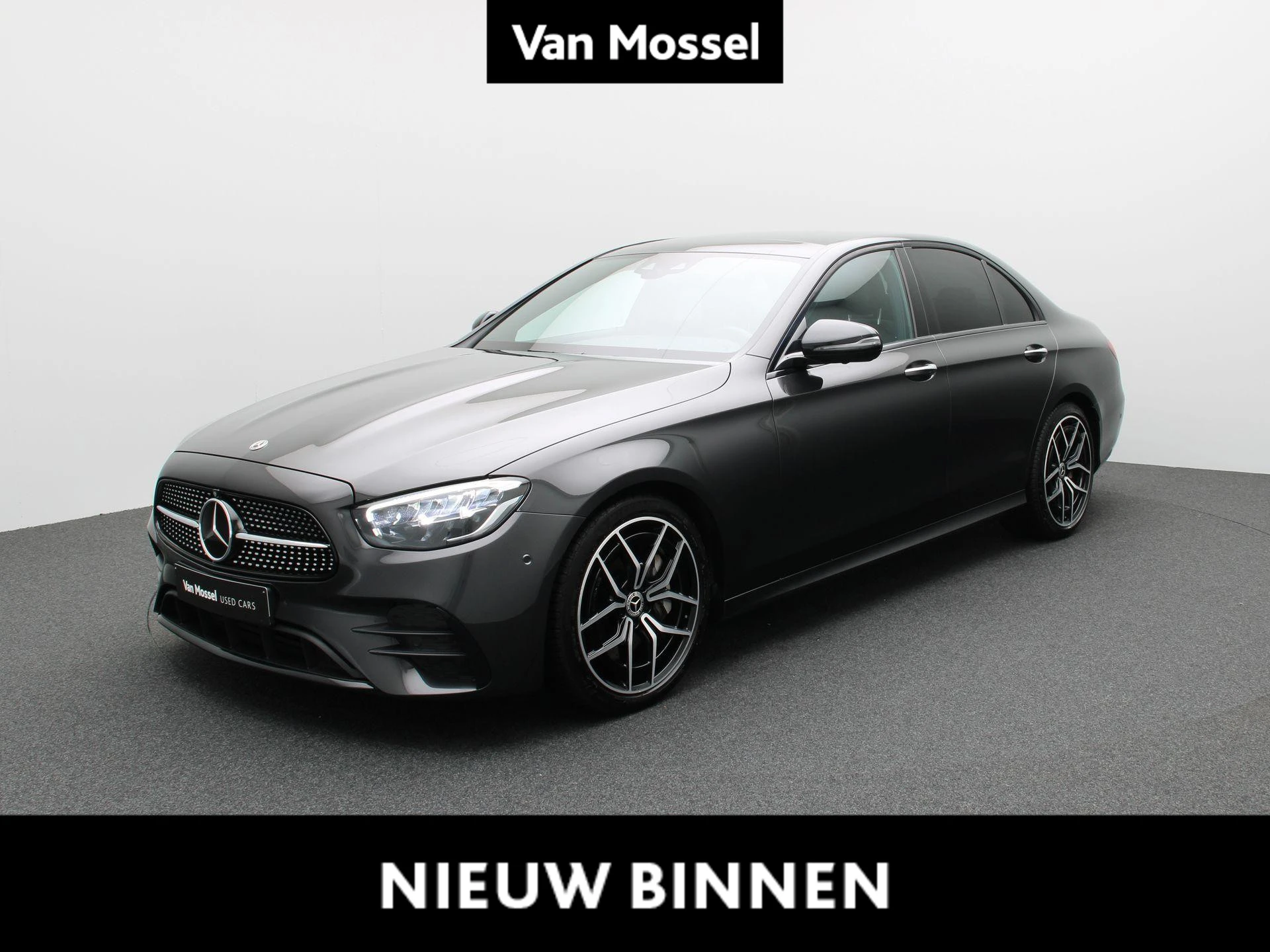 Mercedes-Benz-E-Klasse-image-0
