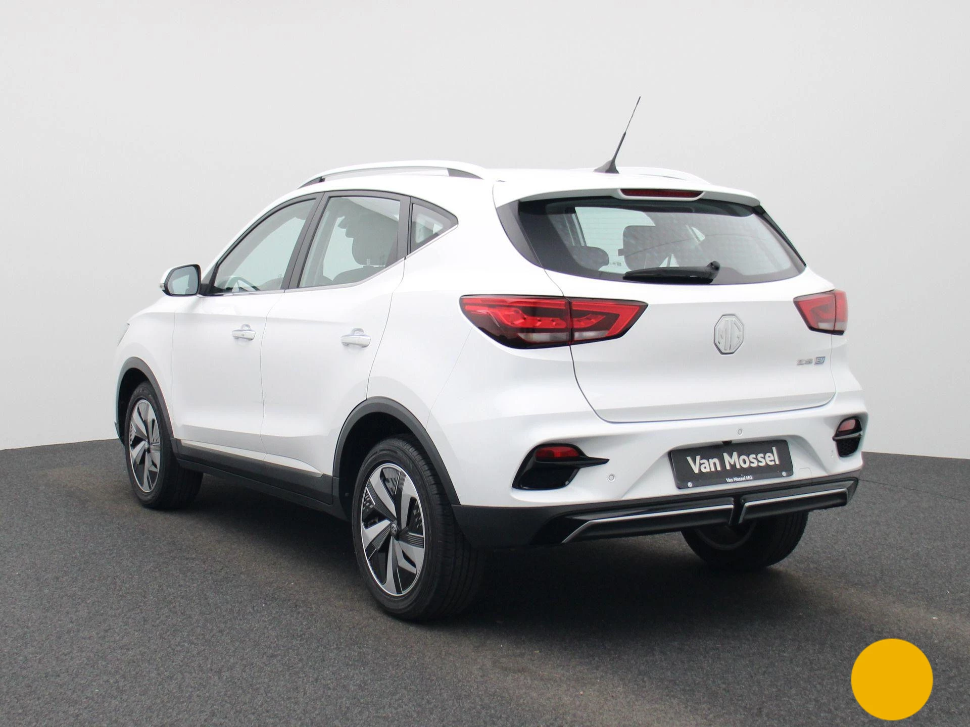 MG-ZS EV-image-1