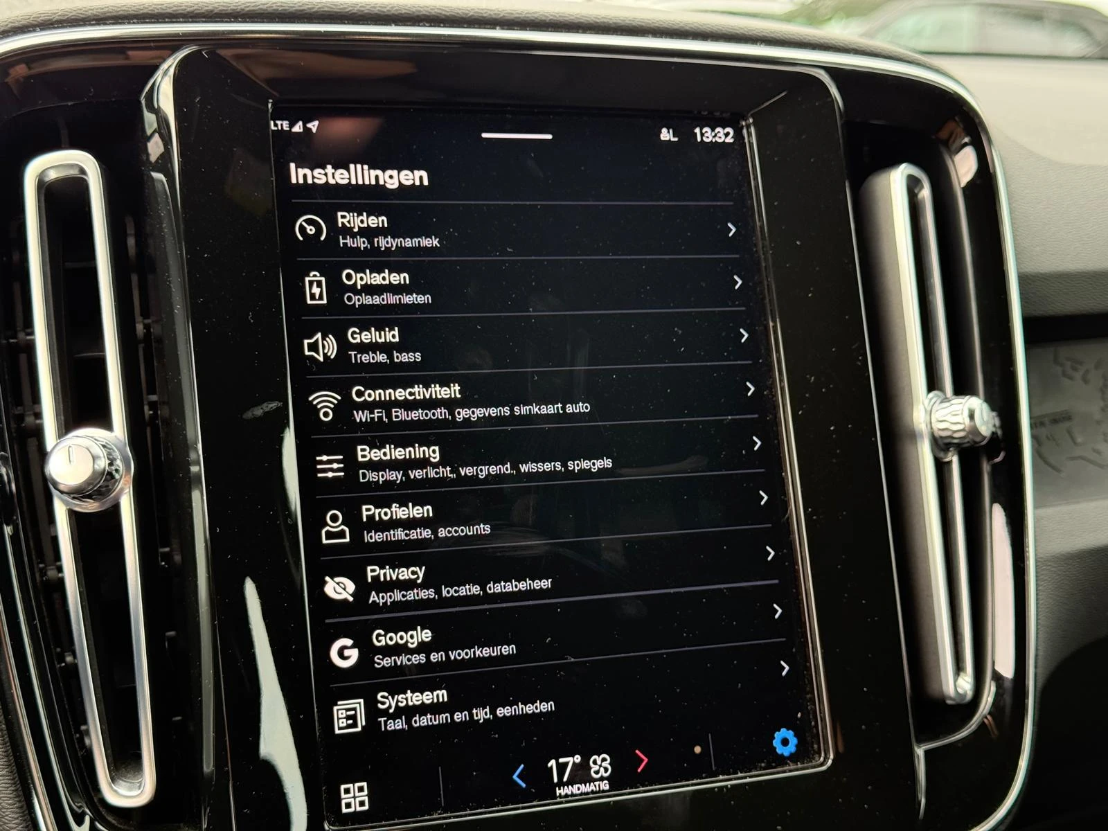 Volvo-XC40-image-16