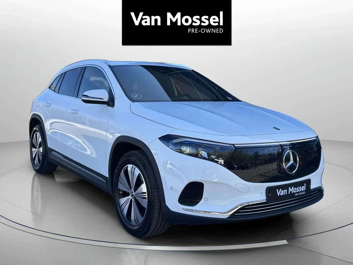 Mercedes-Benz-EQA-image-2