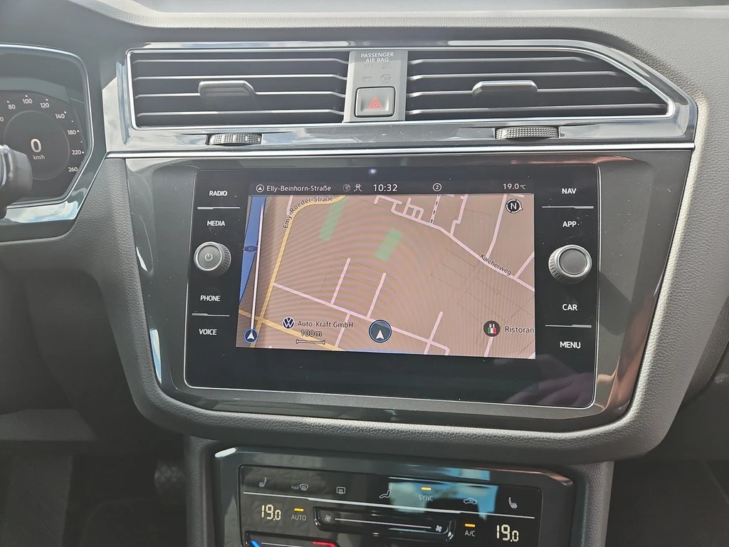 Volkswagen-Tiguan-image-9