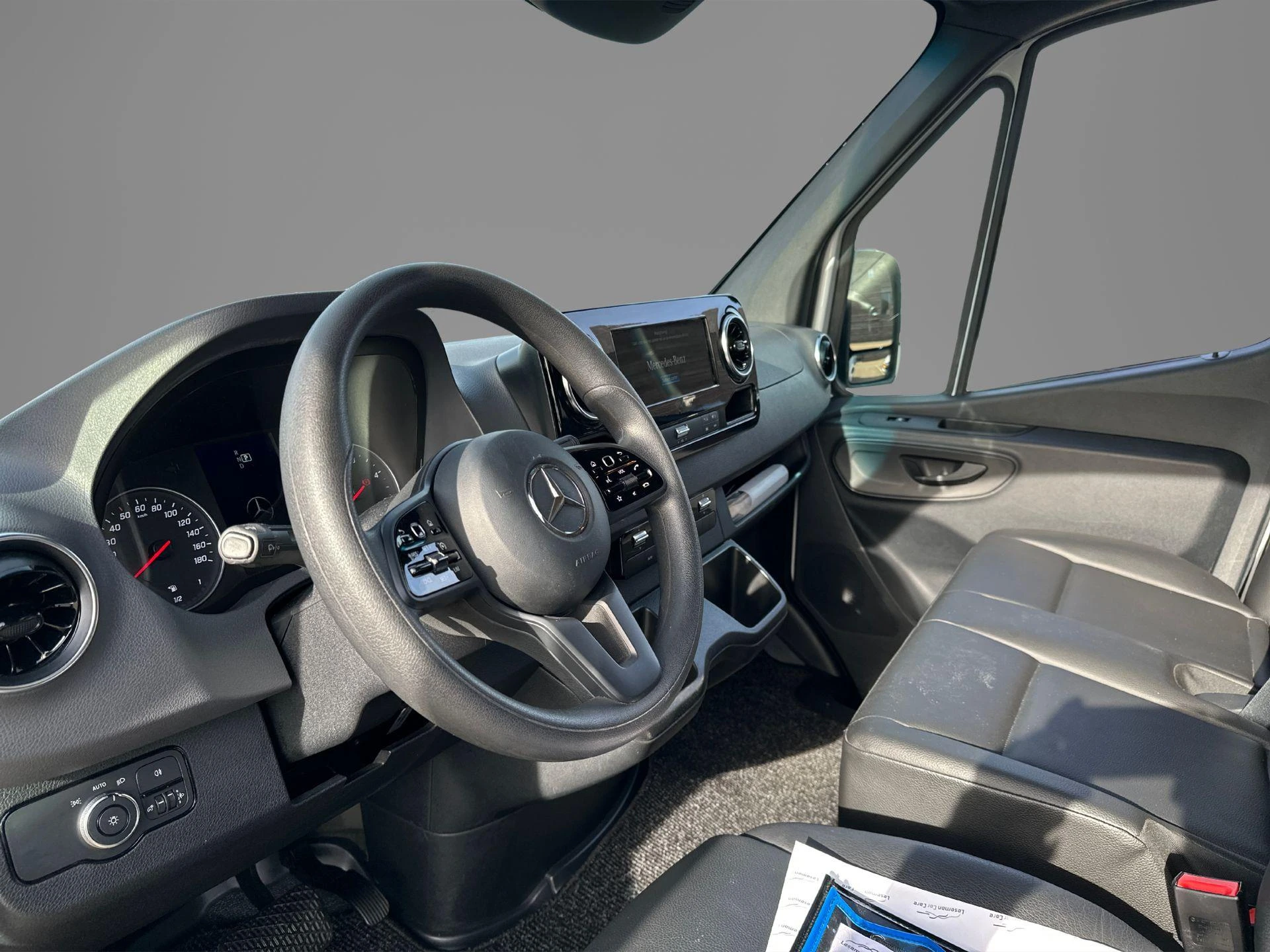 Mercedes-Benz-Sprinter-image-13