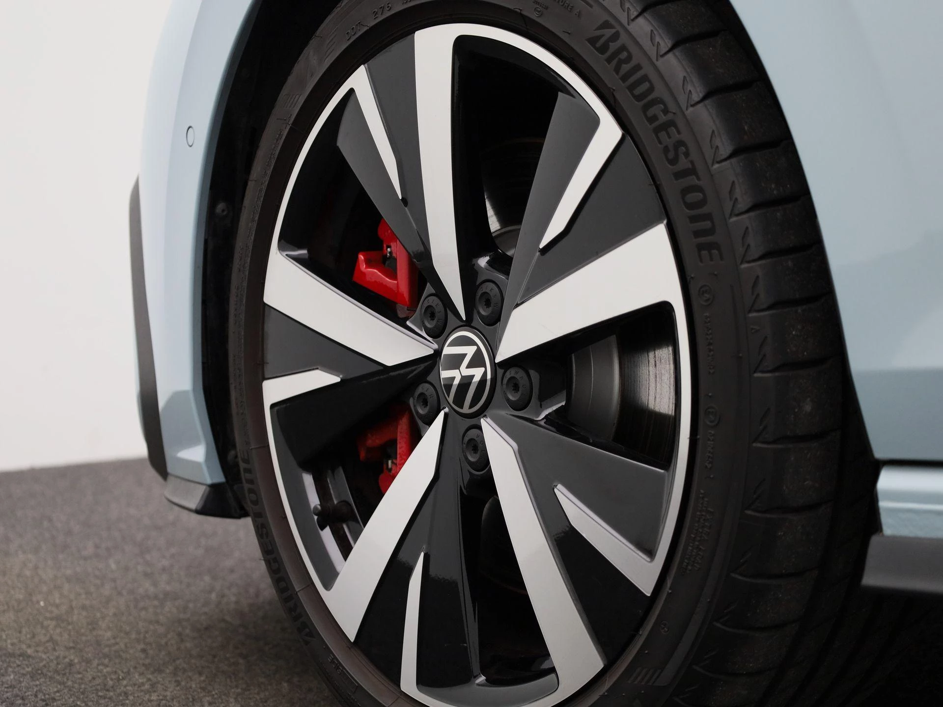 Volkswagen-Golf-image-44