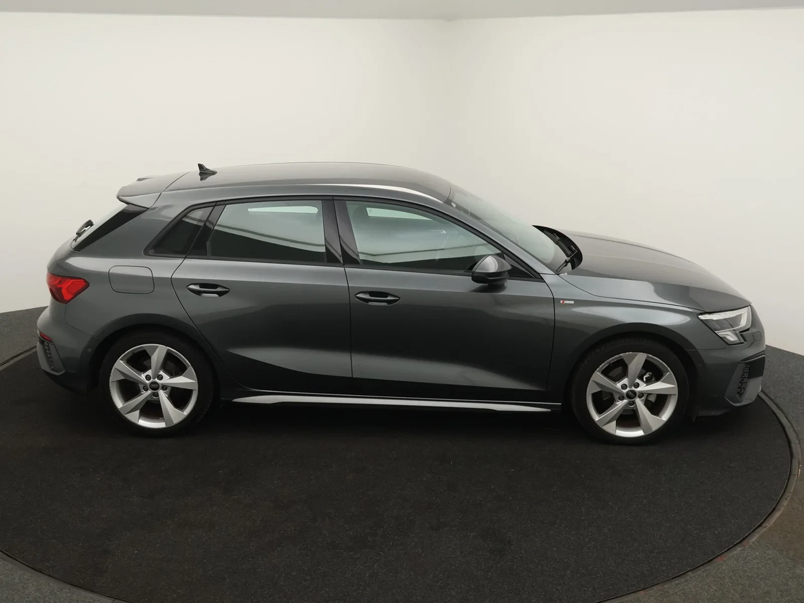 Audi A3 Sportback Business Edition 35TFSI 2XS line 150PK *AUTOMAAT*SPORTZETELS*CAMERA*PDC*NAVI*ACC*...*