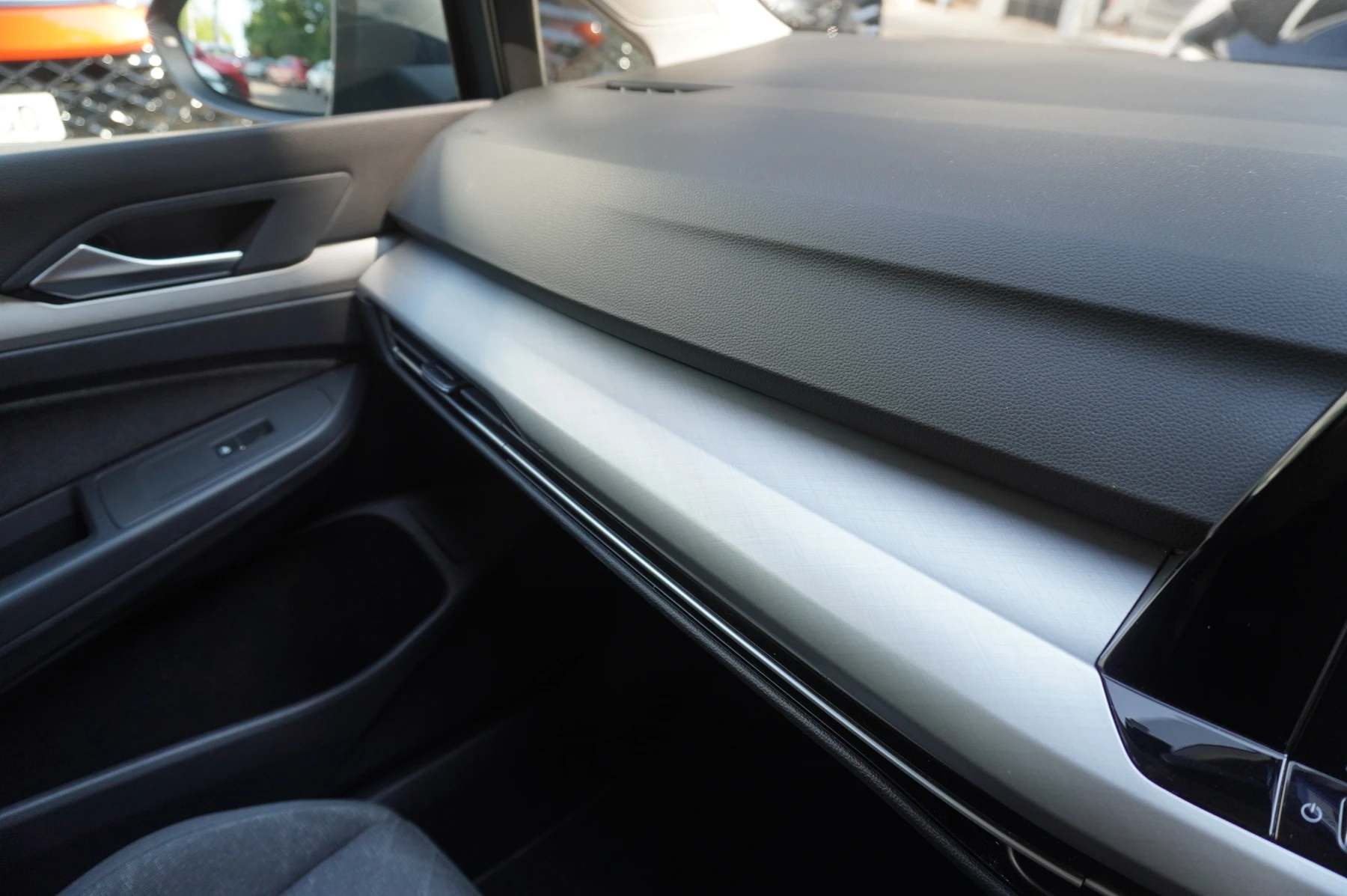 Volkswagen-Golf-image-26