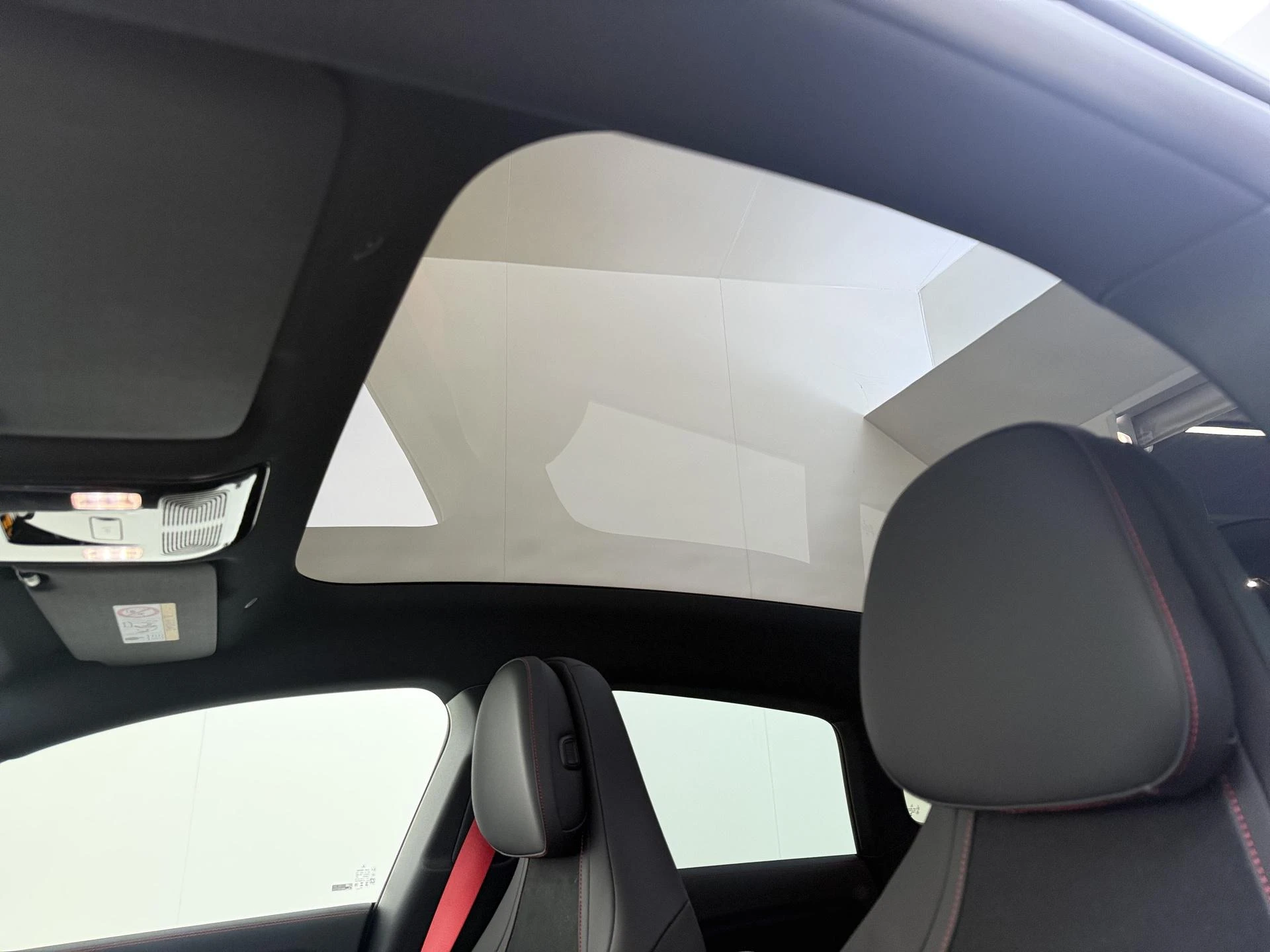 Mercedes-Benz-CLA-image-28