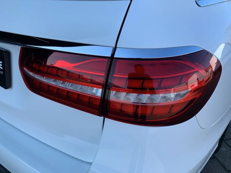 Mercedes-Benz E-Klasse 200 T AMG LINE SHZ PDC AHK TOTW LED KEYFREE AMG LineW214 E 200 T AMG LINE SHZ PDC AHK TOTW LED KEYFREE AMG Line