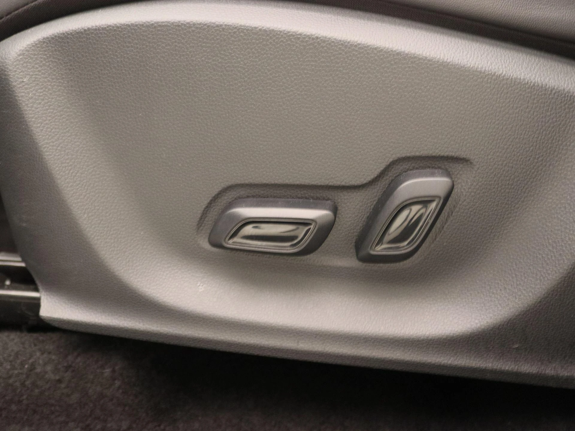 MG-ZS EV-image-11