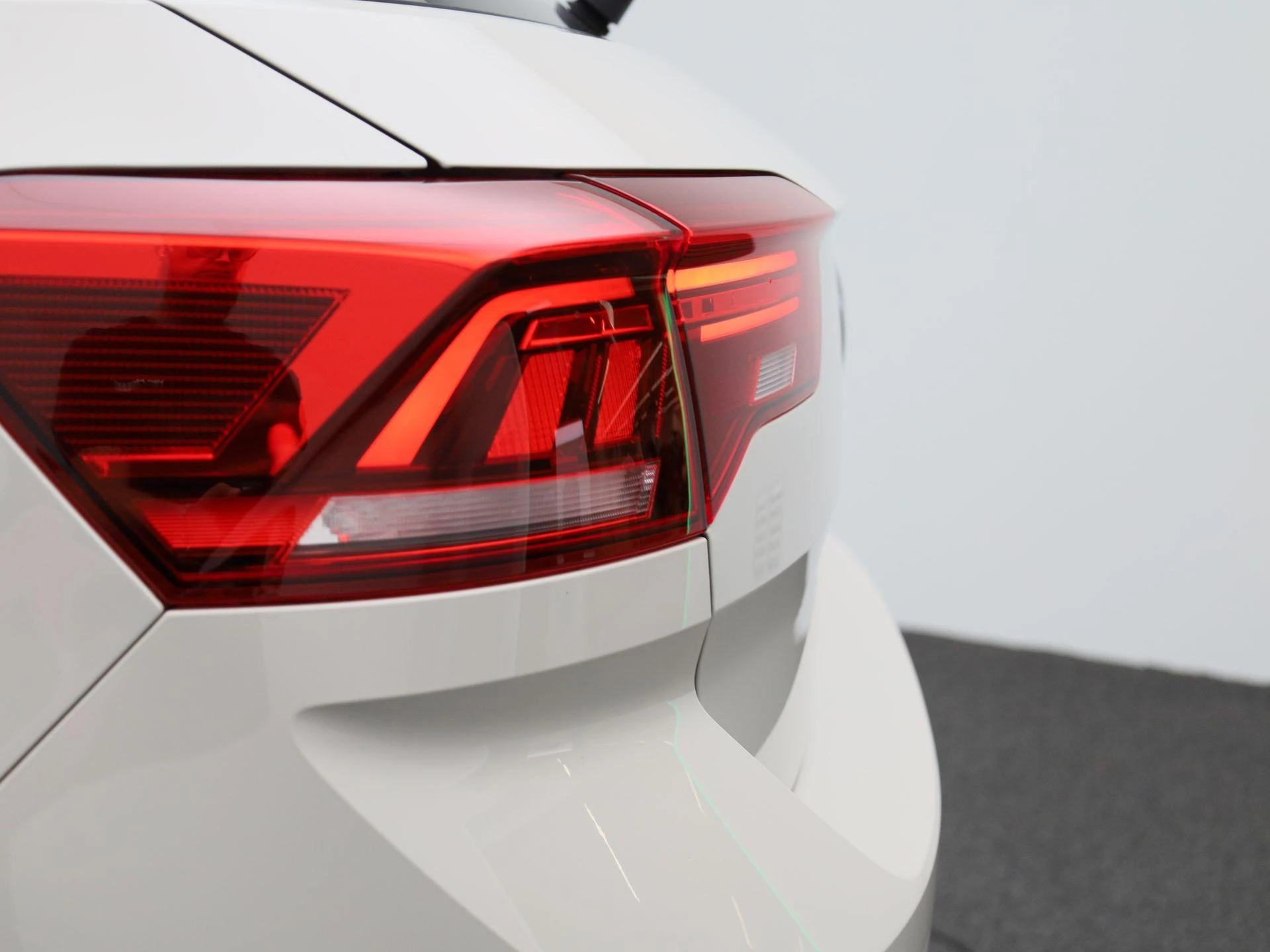 Volkswagen-T-Roc-image-41