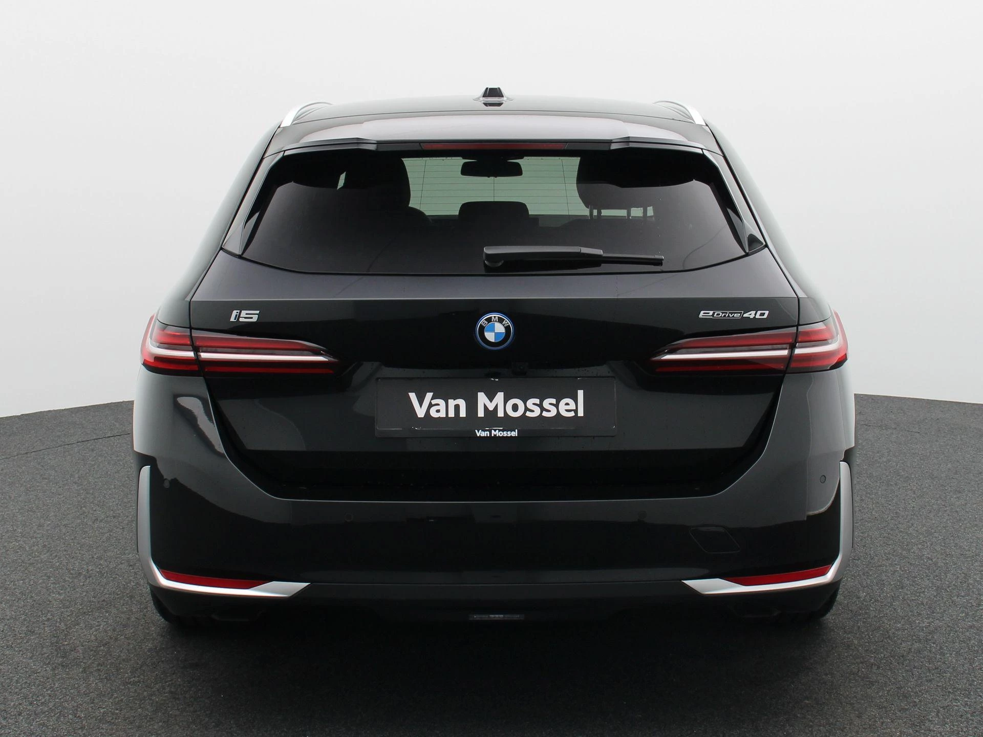BMW-i5-image-5