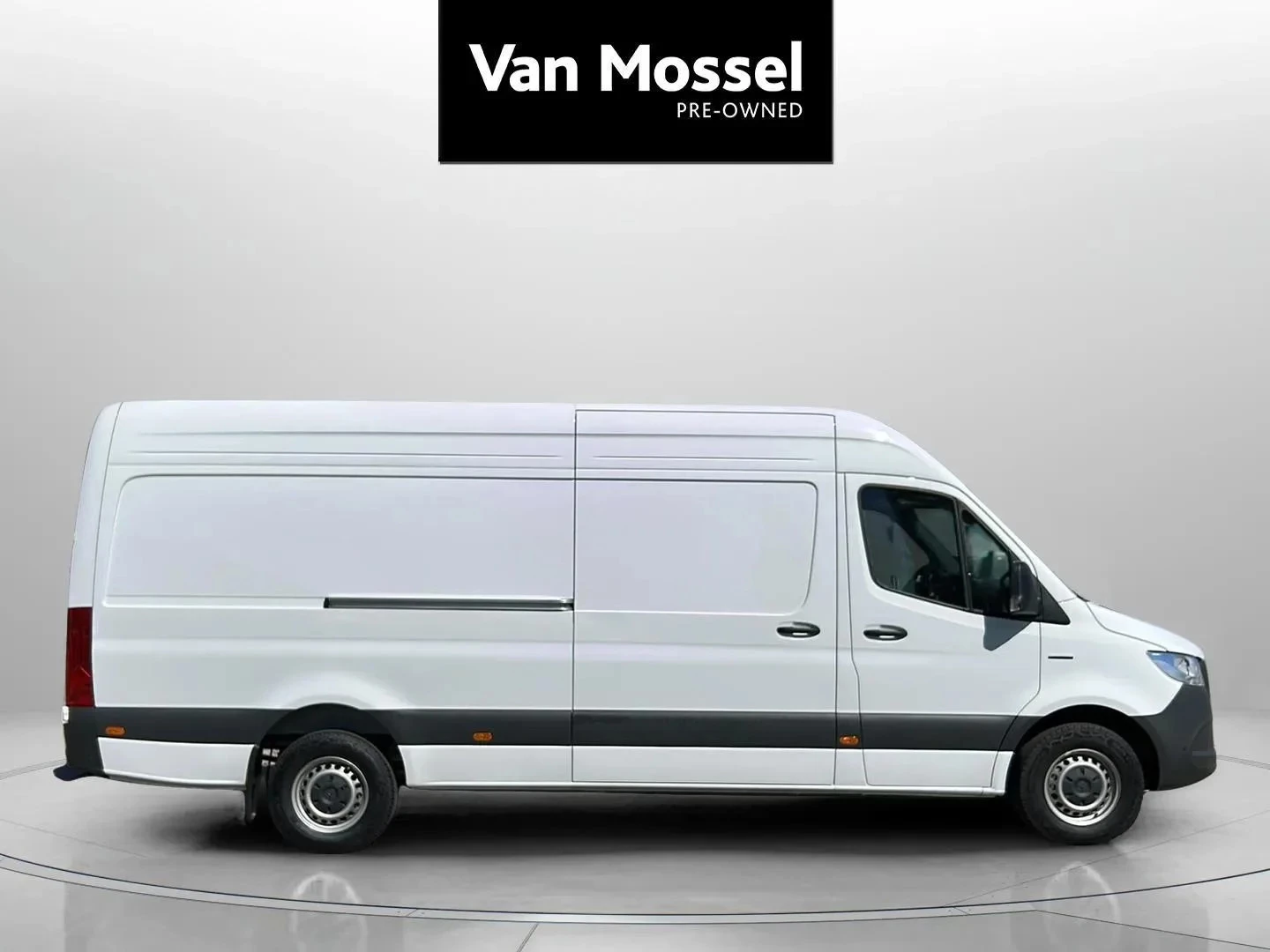 Mercedes-Benz-eSprinter-image-4