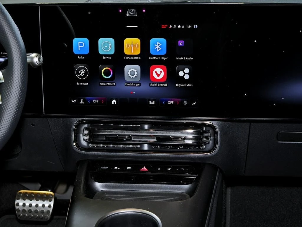 Mercedes-Benz-CLA 200-image-12