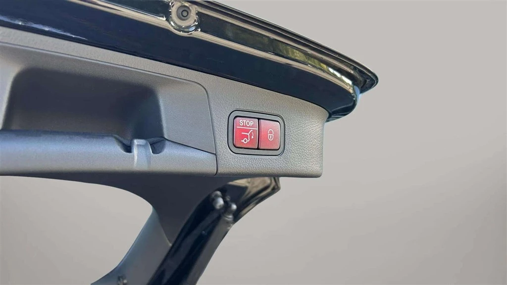 Mercedes-Benz-EQA-image-25