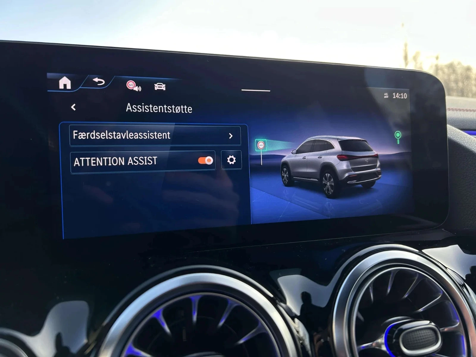 Mercedes-Benz-EQA-image-18