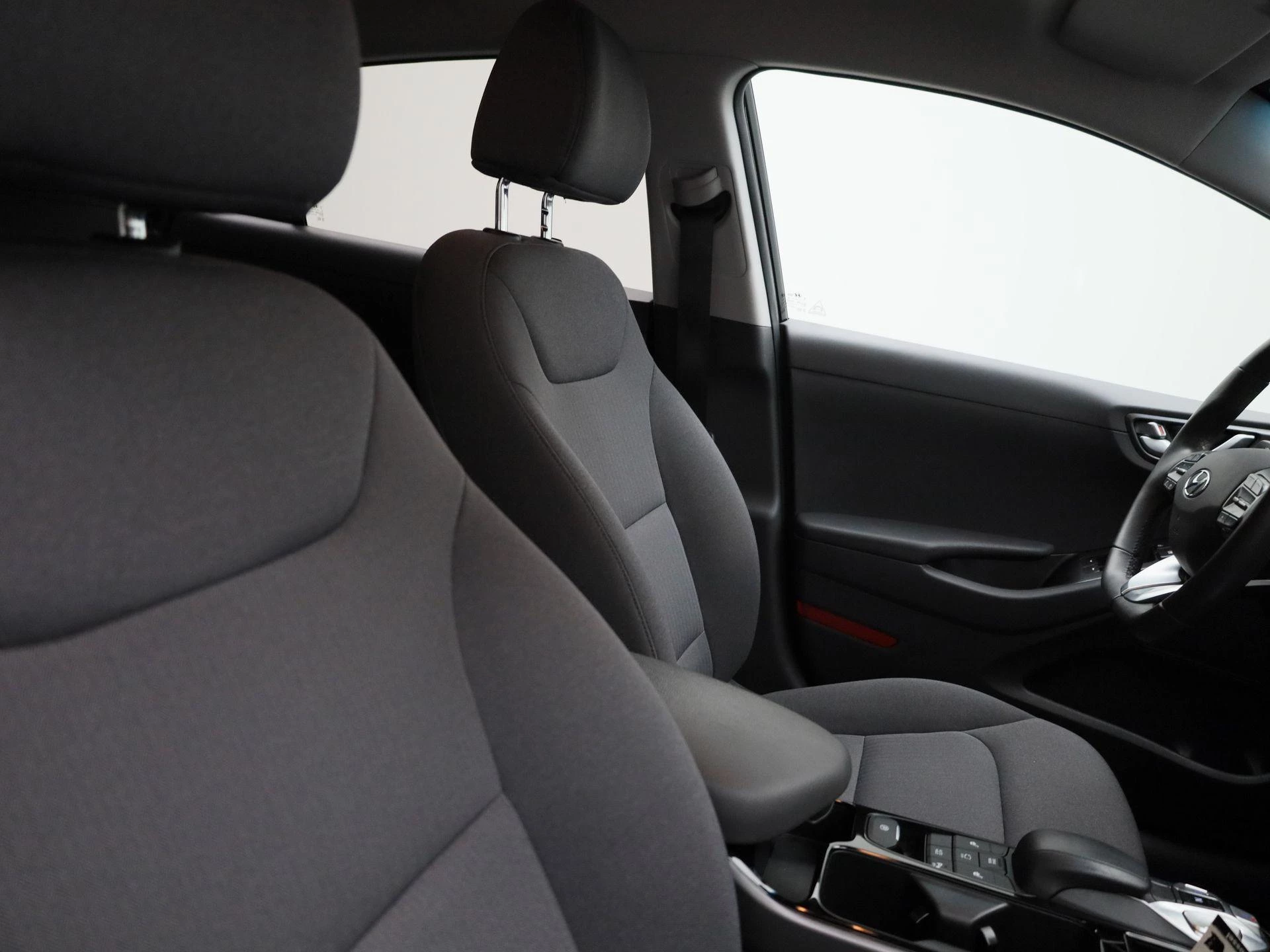 Hyundai-IONIQ-image-31