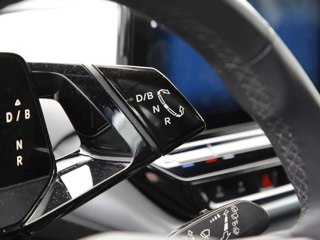 Volkswagen ID.4 Pure Performance 18" Navi LED SHZ ACC PDC