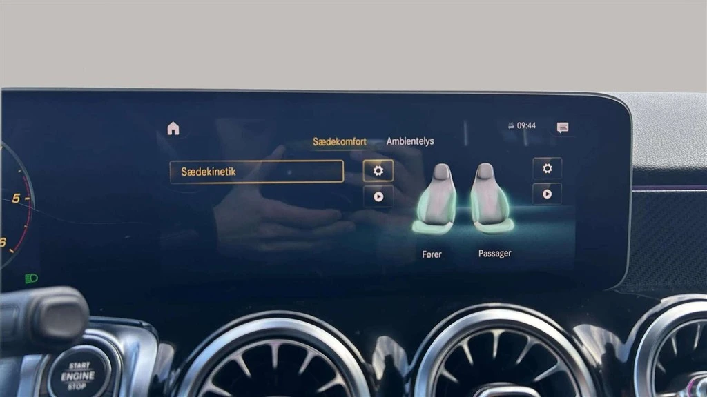 Mercedes-Benz-GLB-image-18